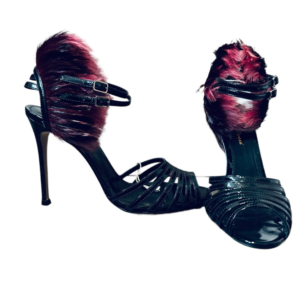 GIANVITO ROSSI***Black Patent Heels w/Feathers***US 7 $950
